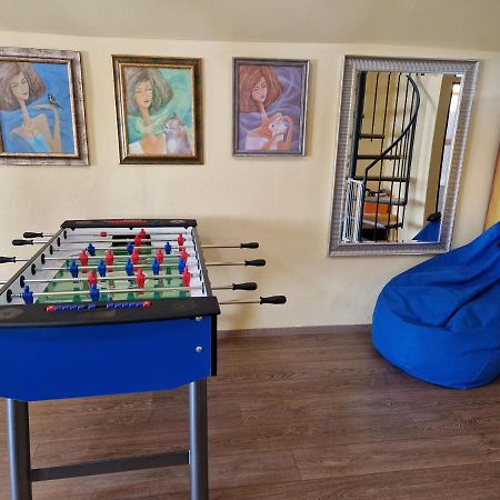 Amazing 5 Bedroom House Krumlov 82 - 4 Min Walk To Main Square Cesky Krumlov Bagian luar foto