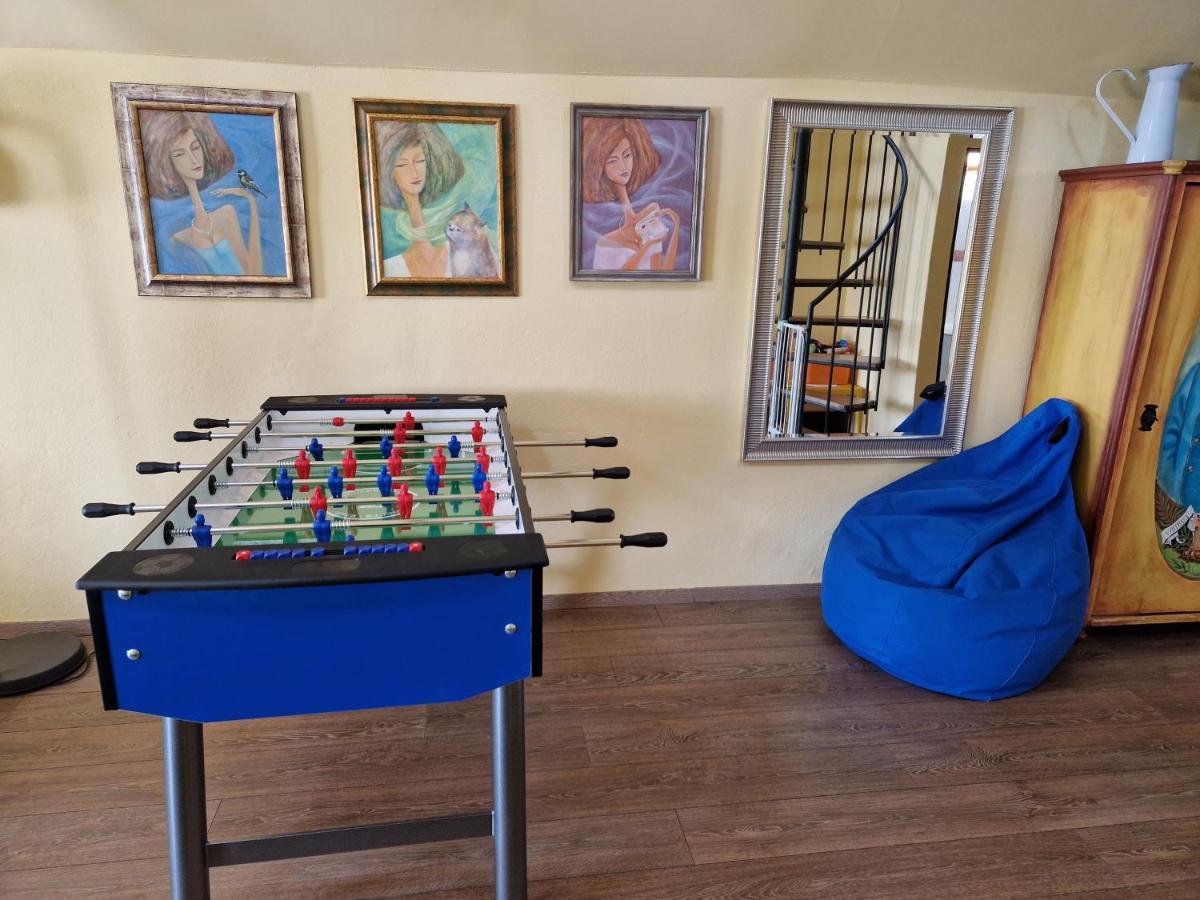 Amazing 5 Bedroom House Krumlov 82 - 4 Min Walk To Main Square Cesky Krumlov Bagian luar foto
