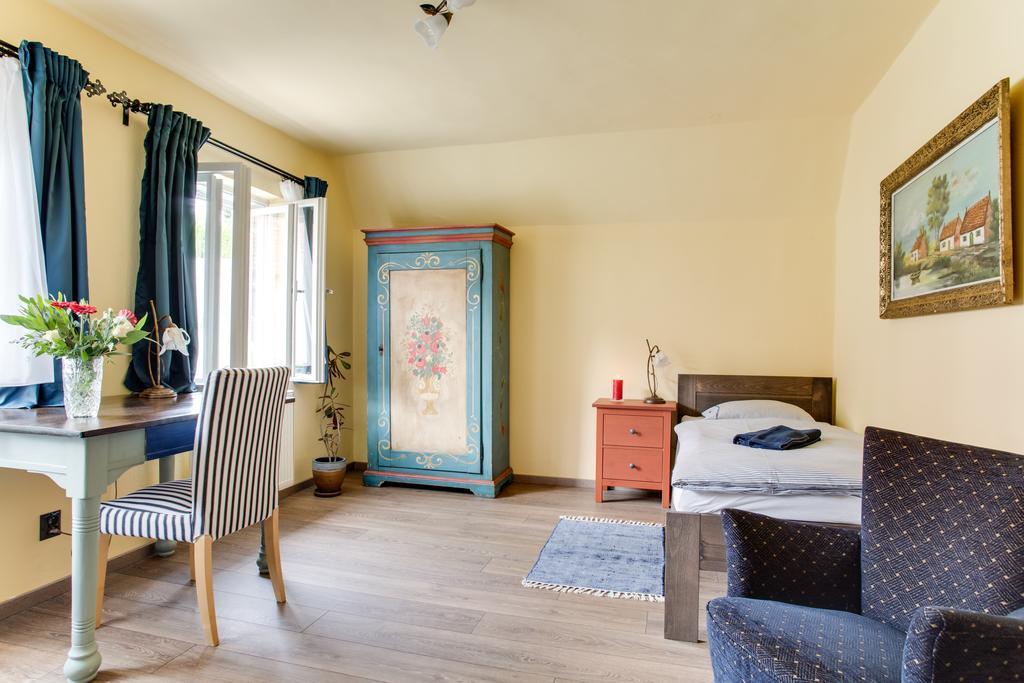 Amazing 5 Bedroom House Krumlov 82 - 4 Min Walk To Main Square Cesky Krumlov Bagian luar foto