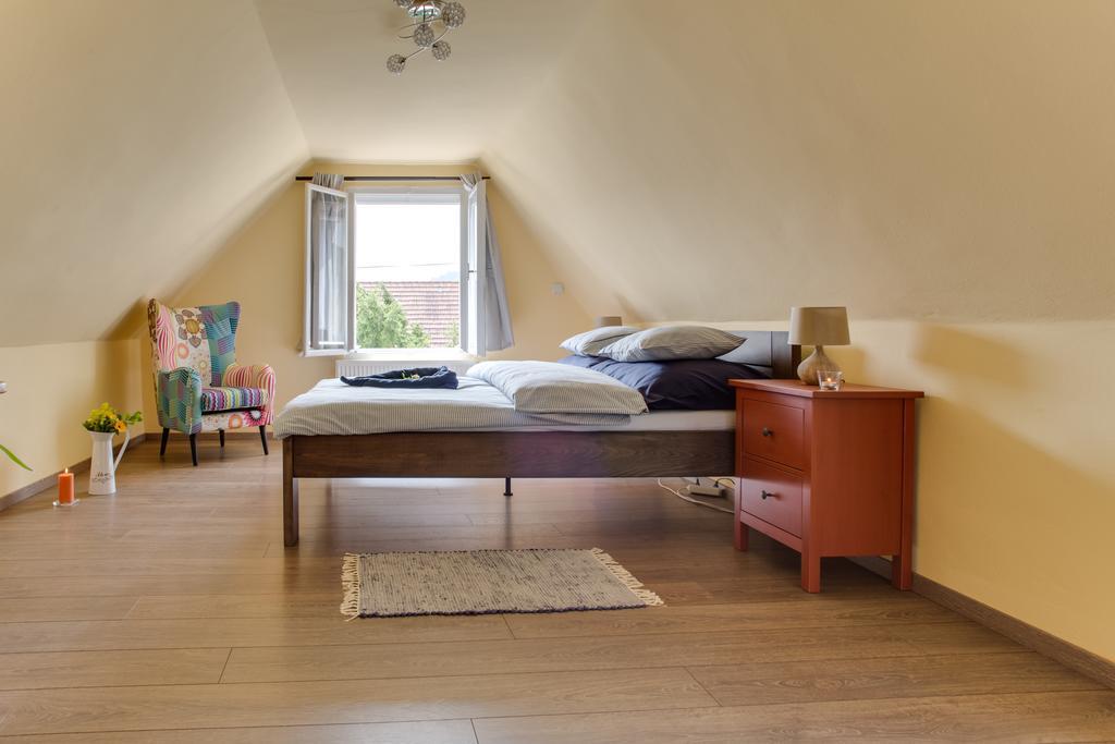 Amazing 5 Bedroom House Krumlov 82 - 4 Min Walk To Main Square Cesky Krumlov Bagian luar foto