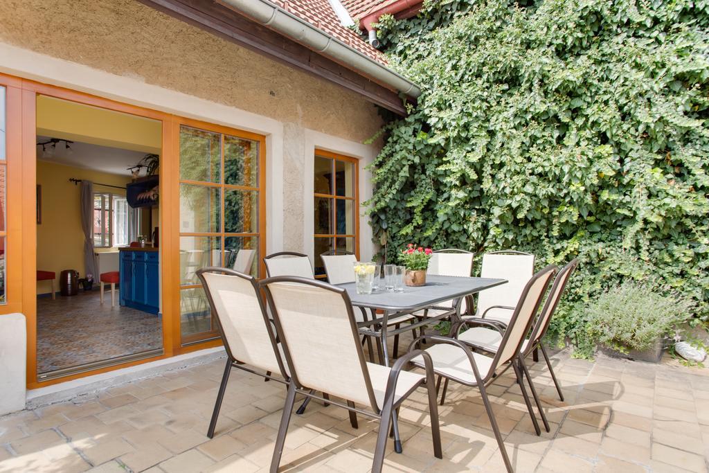Amazing 5 Bedroom House Krumlov 82 - 4 Min Walk To Main Square Cesky Krumlov Bagian luar foto